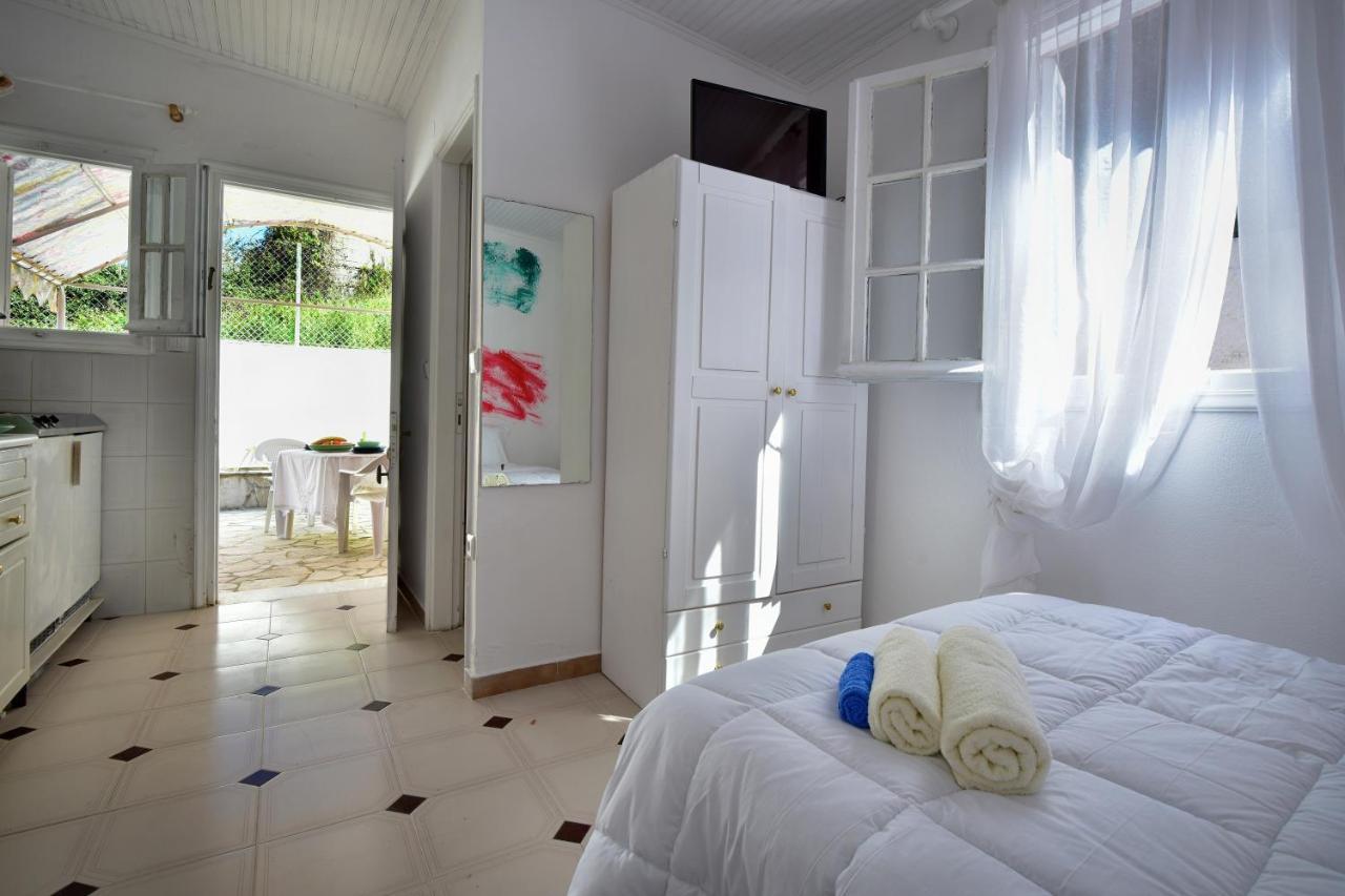 Merlyn Rooms Into The Nature, 100M From The Beach Dafnila Eksteriør bilde